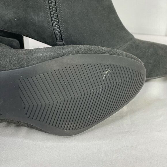 DKNY NWOT Corrie Suede Heeled Boot - Women’s 7 1/2 - Picture 9 of 9